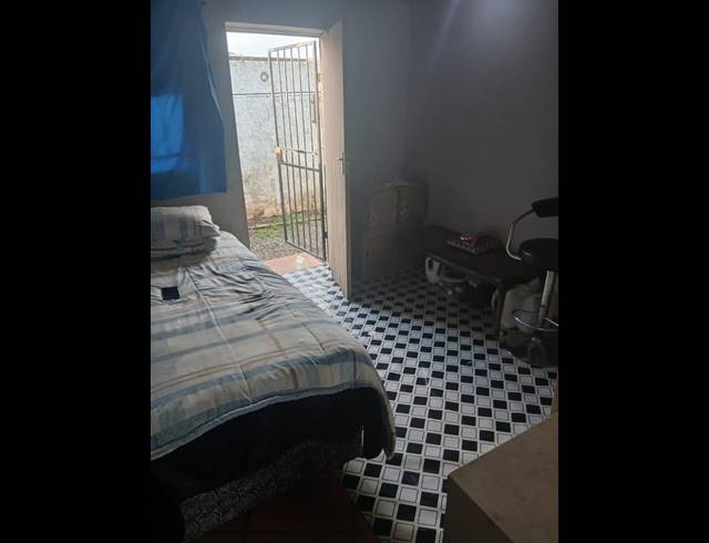 10 BEDROOM FREESTANDING FOR SALE IN HURST HILL